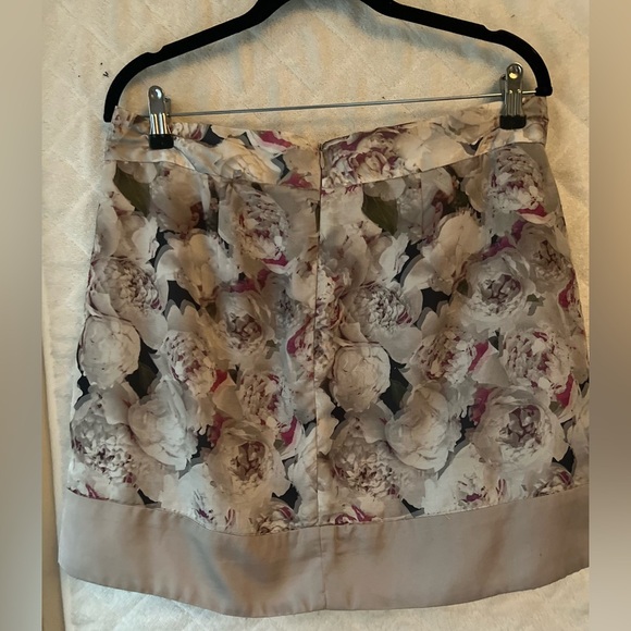 GAP Mini Skirt with Pockets - Picture 5 of 5